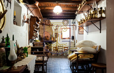 Traditional Home with 12,619 sq.m. of Land