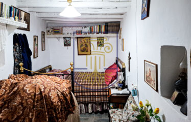 Traditional Home with 12,619 sq.m. of Land