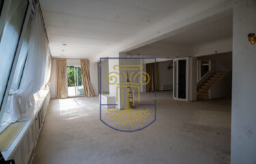 Maisonette, 400 sq.m.